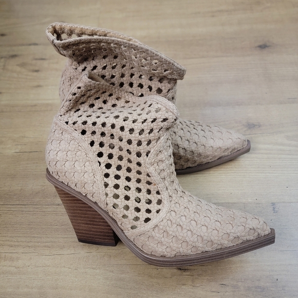 Jessica Simpson Lukkah Ankle Boots - Picture 7 of 12